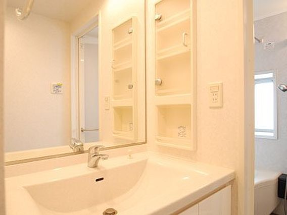 洗面設備　※別部屋の参考写真です。