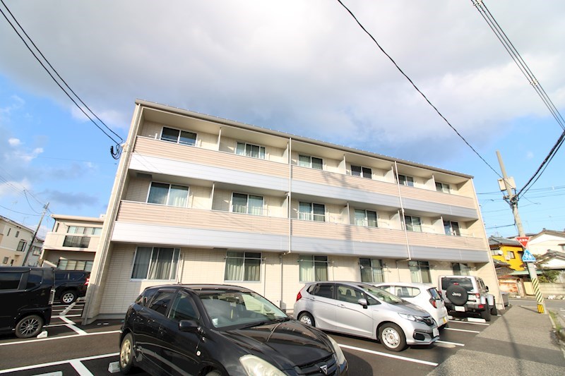 建物外観　2018年築、ネット無料、オーロック付き