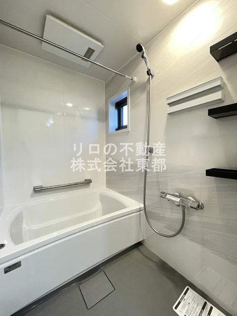 バス・シャワールーム　足が伸ばせる広々バスタブでリラックス♪