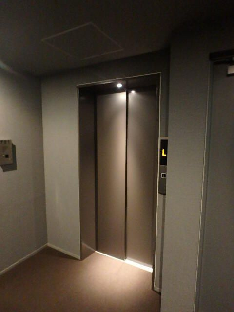 ロビー　■エレベーターホール