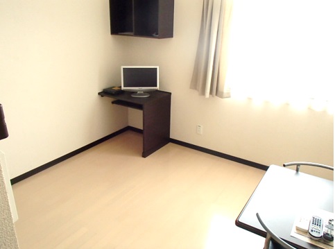 居室・リビング　1Fはフローリング・2Fはカーペット敷き