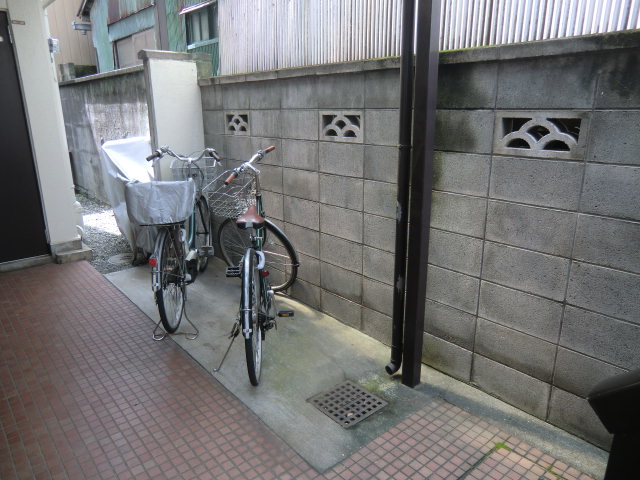フラット英の外観写真