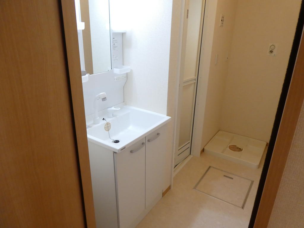 洗面設備　※内観写真・動画・パノラマは同物件南東角部屋のものです