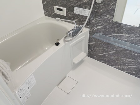 バス・シャワールーム　追い焚き機能付きバス