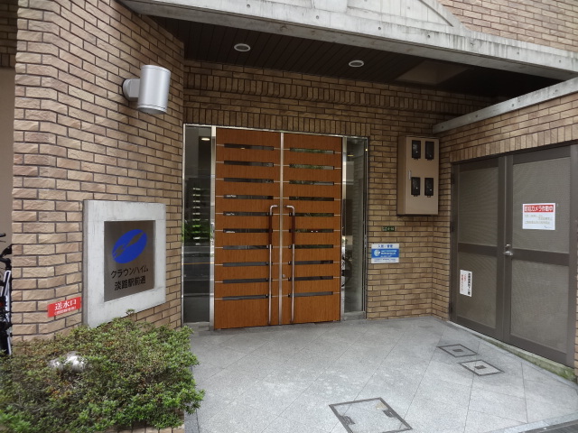 エントランス　オートロック・防犯カメラ完備