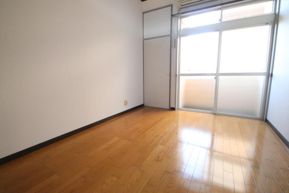 洗面設備　日当りも良好です！