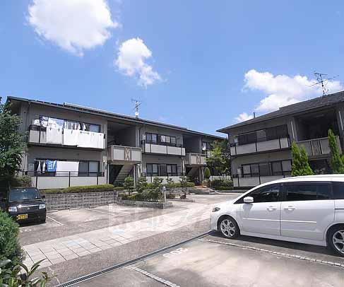 京都市左京区岩倉長谷町のアパートの建物外観