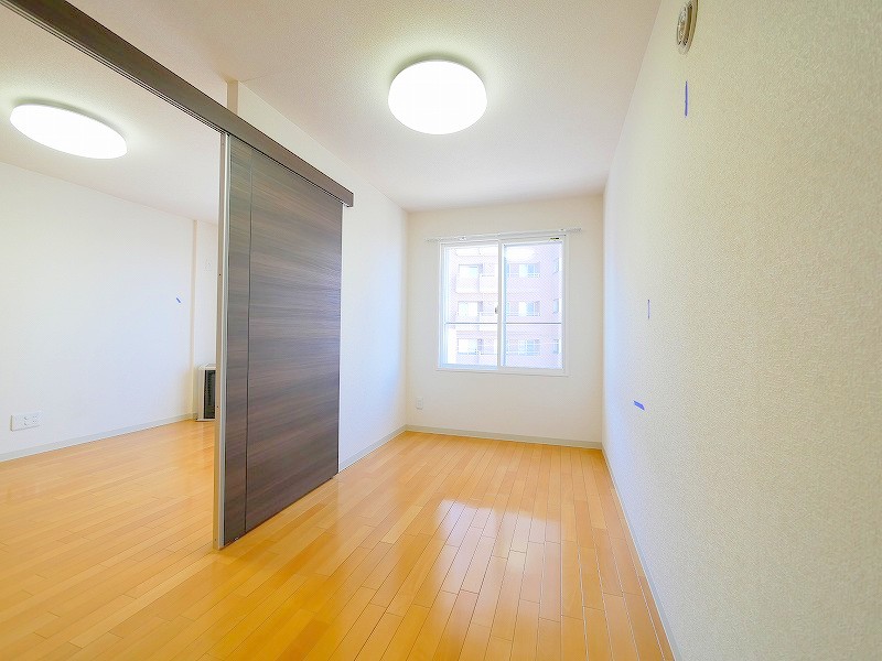 その他部屋・スペース　スッキリとした配置がしやすい洋室です♪