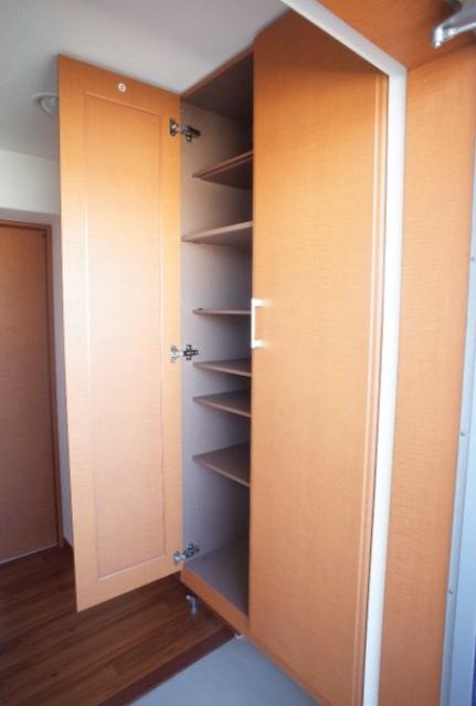 収納　シューズボックス