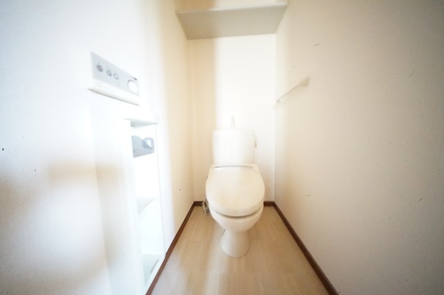 【下関市安岡町のアパートのトイレ】