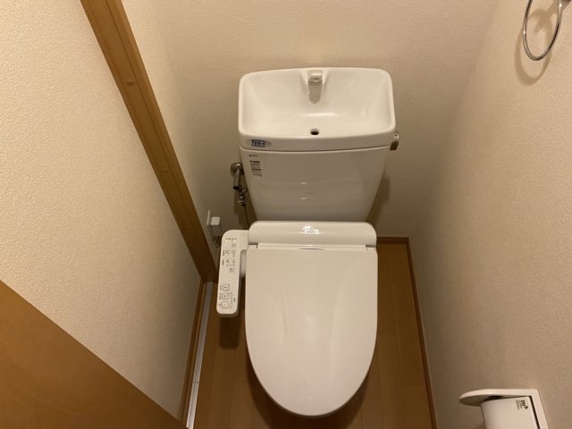 【刈谷市高津波町のアパートのトイレ】