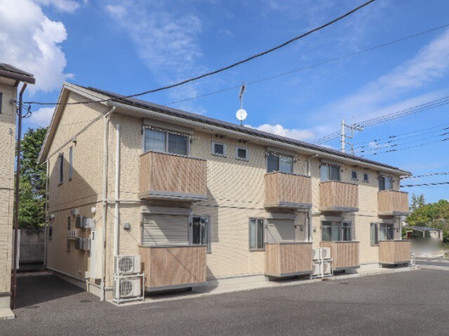 栃木市本町のアパートの建物外観