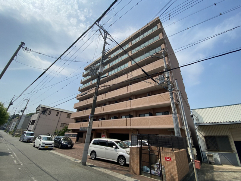 【キャッスルコート西新町の建物外観】