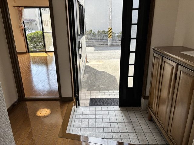 【和歌山市梅原のアパートの玄関】