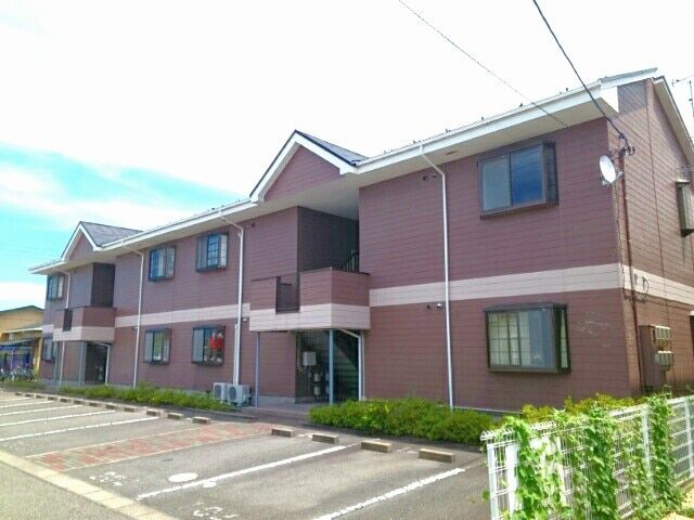 新潟市西区みずき野のアパートの建物外観