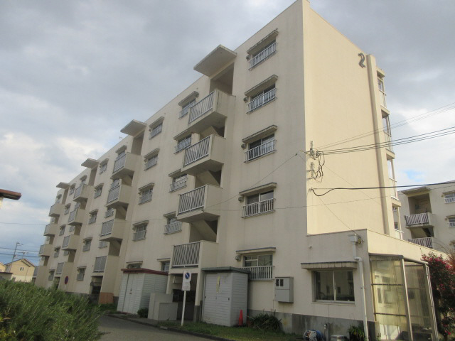 小野市粟生町のマンションの建物外観