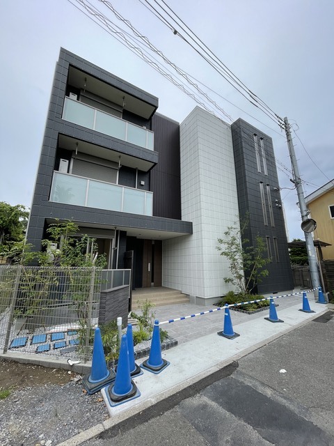 鎌倉市小町のマンションの建物外観