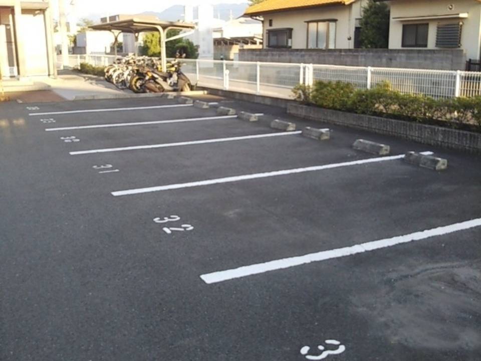 駐車場　駐車場