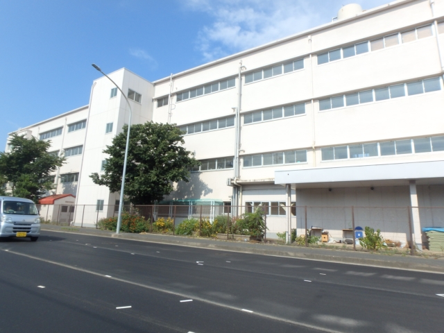 中学校　横浜市立瀬谷中学校（中学校）まで611m