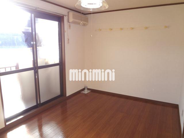 居室・リビング　洋室　別角度から見た様子