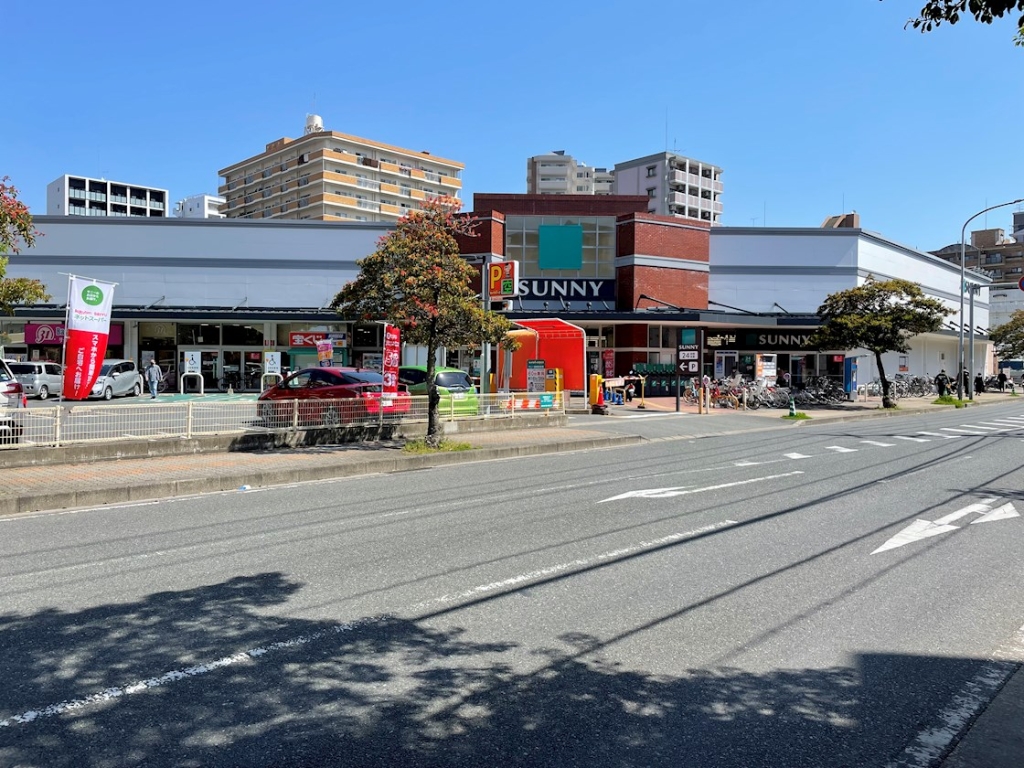 【福岡市中央区那の川のマンションのスーパー】