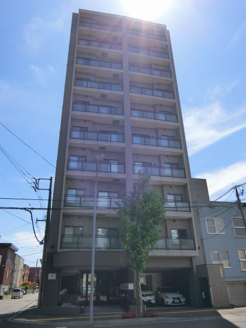 札幌市豊平区美園七条のマンションの建物外観