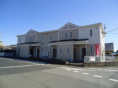 【前橋市樋越町のアパートの建物外観】