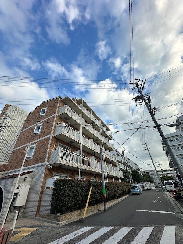 吹田市出口町のマンションの建物外観