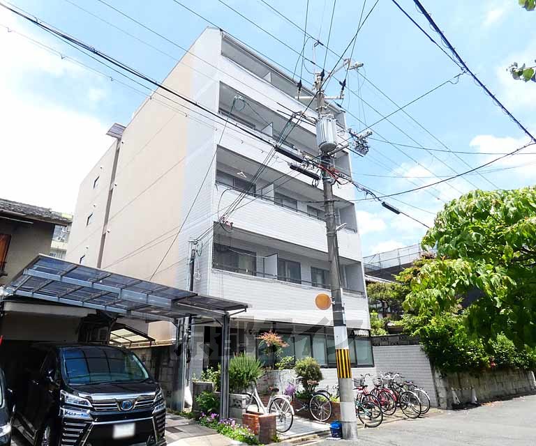 京都市左京区田中西高原町のマンションの建物外観