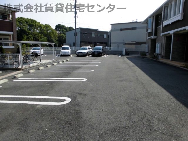 【ハナミズキIIの駐車場】