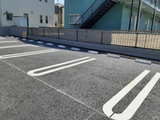 【加須市三俣のアパートの駐車場】