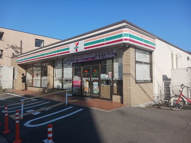 コンビニ　セブンイレブン浜田町2丁目店（コンビニ）まで180m