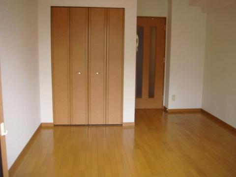 居室・リビング　室内