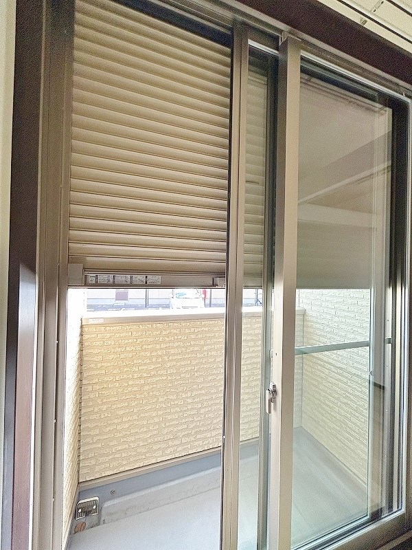 エントランス　★シャッター雨戸★