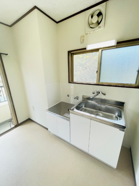 都営三田線 白金高輪駅 徒歩4分 3階建 築49年のキッチン写真