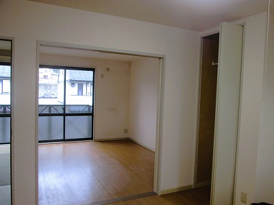 その他　キッチンから洋室方向