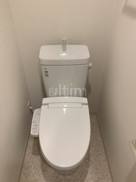 トイレ　※別のお部屋のお写真です。御参考までに。