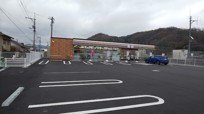 コンビニ　セブンイレブン 福山新市町神谷川橋店（コンビニ）まで1185m