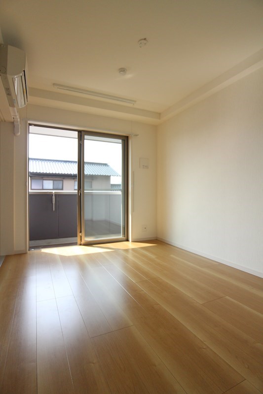 居室・リビング　広々としたリビングになっています！