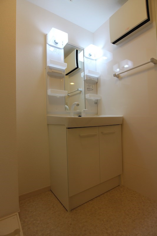 洗面設備　便利な洗髪洗面化粧台です！