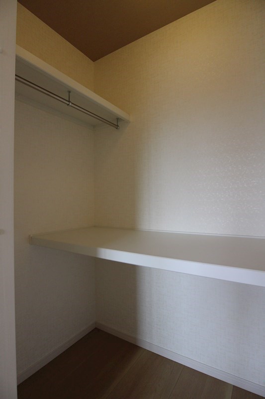 収納　広々としたウォークインクローゼットです！