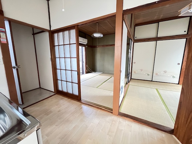 依田荘の居間写真