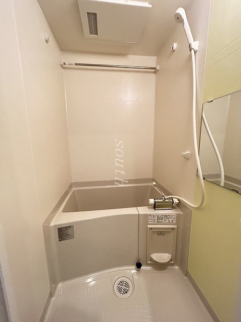 バス・シャワールーム　浴室乾燥機付きのお風呂