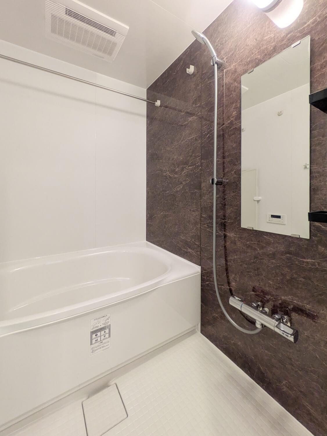 バス・シャワールーム