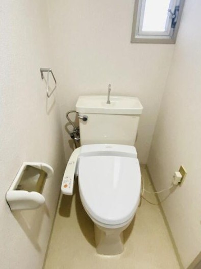 トイレ　温水洗浄便座