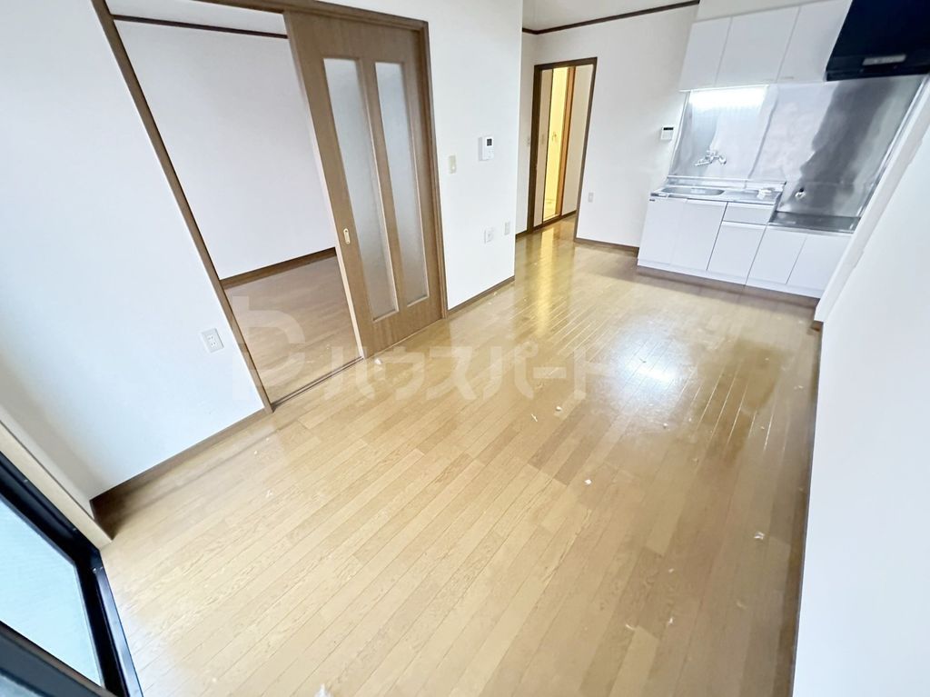 居室・リビング　クリーニング前の写真です