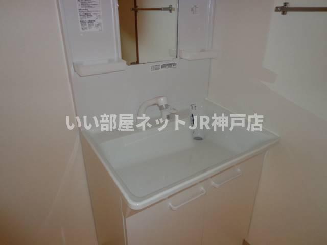 洗面設備　シャンプードレッサー付き洗面台