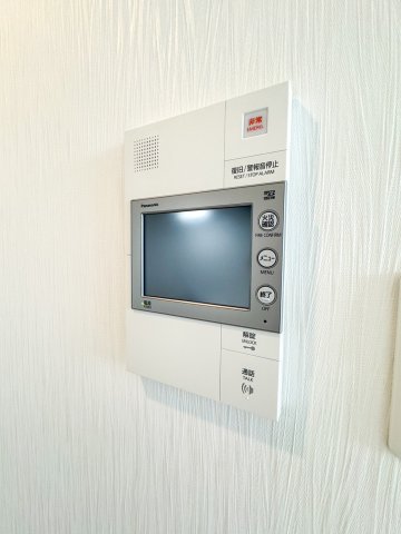 セキュリティ　TVモニターホンは安心ですね。誰か確認してから開けて下さいね