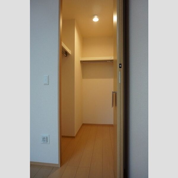 収納　ウォークインクローゼット