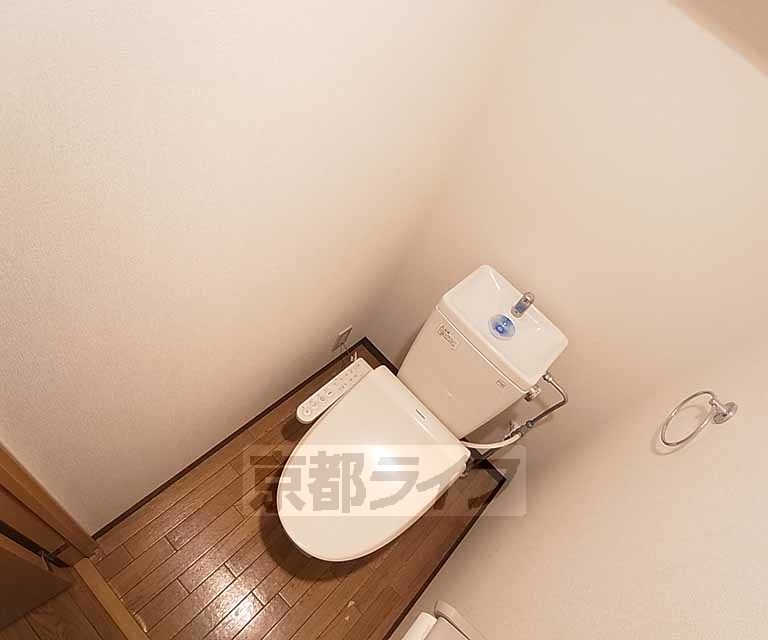 トイレ　清潔感のある洋式トイレ。